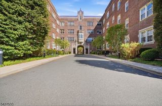 133 Summit Ave 43, Summit City, NJ 07901
