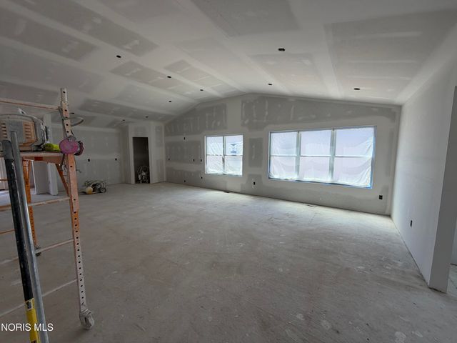 5037 Easton Drive, Oregon, OH 43616