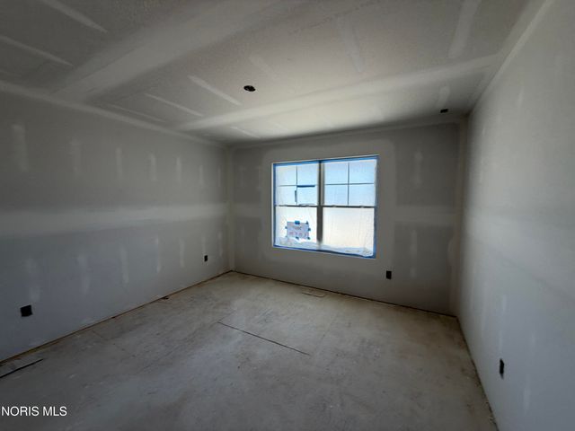 5037 Easton Drive, Oregon, OH 43616