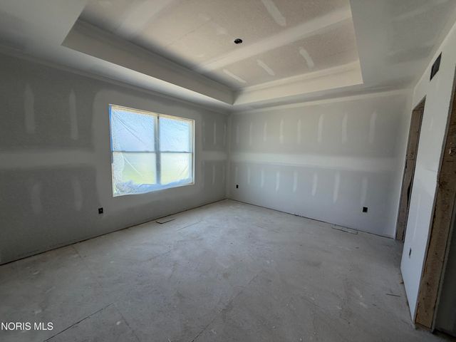 5037 Easton Drive, Oregon, OH 43616