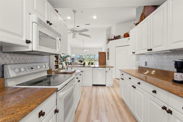 6758 FAIRVIEW TERRACE, Bradenton, FL 34203