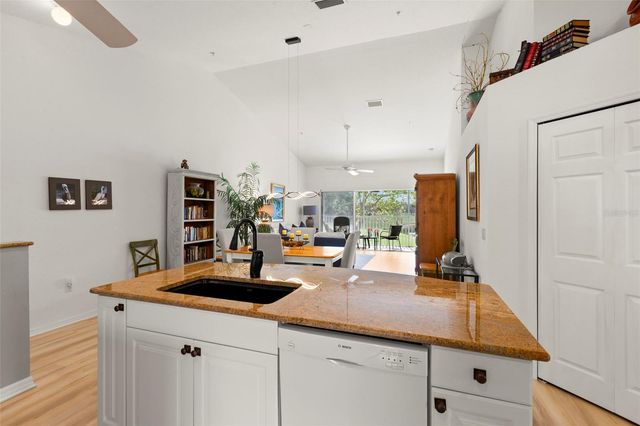 6758 FAIRVIEW TERRACE, Bradenton, FL 34203