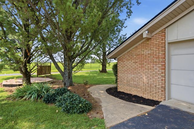 213 Augusta Drive, Georgetown, KY 40324