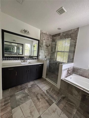 9883 W 34th Ln 9883, Hialeah, FL 33018