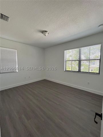 9883 W 34th Ln 9883, Hialeah, FL 33018