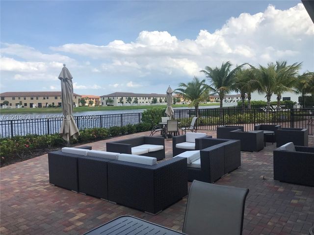 9883 W 34th Ln 9883, Hialeah, FL 33018