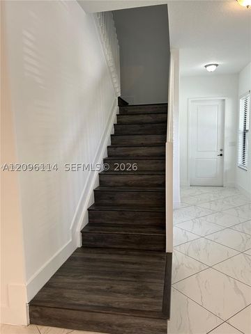 9883 W 34th Ln 9883, Hialeah, FL 33018