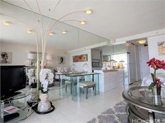 445 Seaside Avenue 4410, Honolulu, HI 96815