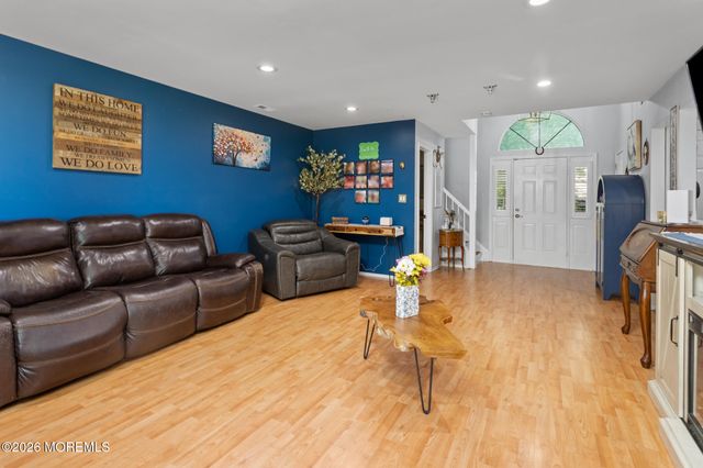 232 Century Way, Manalapan, NJ 07726