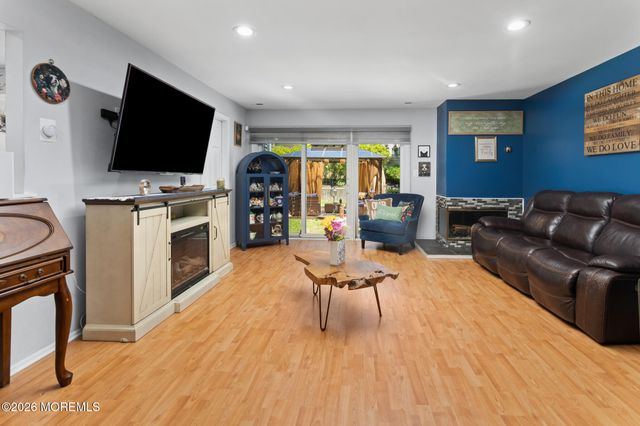 232 Century Way, Manalapan, NJ 07726