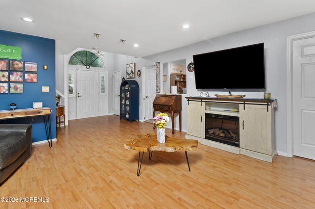 232 Century Way, Manalapan, NJ 07726