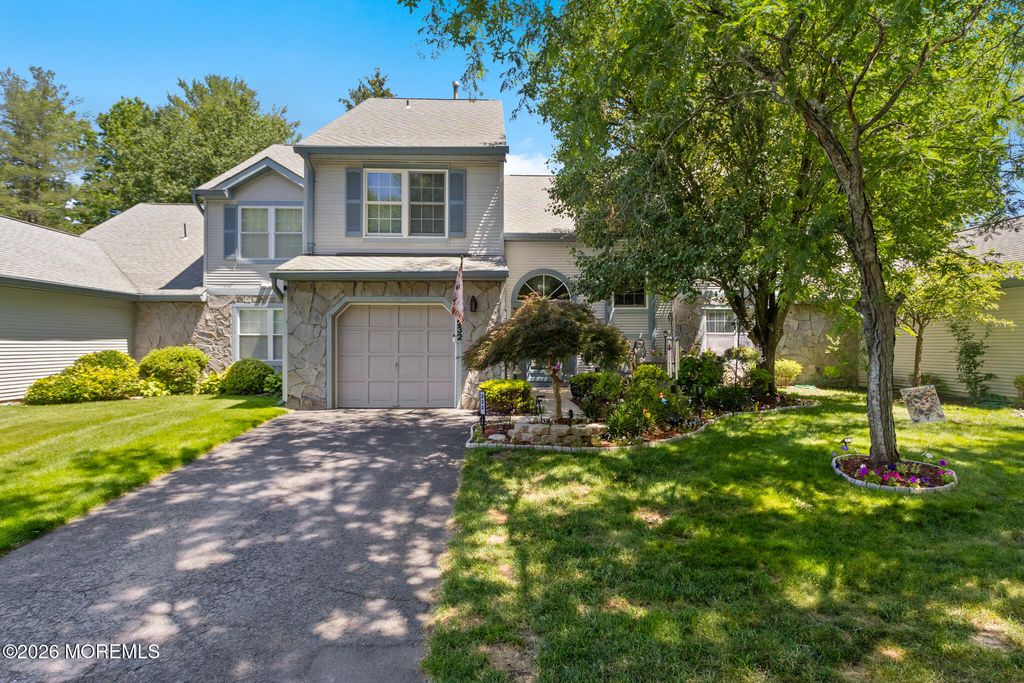 232 Century Way, Manalapan, NJ 07726