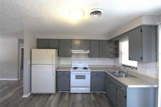 5647 20TH STREET, Zephyrhills, FL 33542