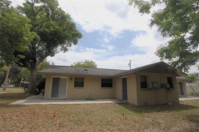 5647 20TH STREET, Zephyrhills, FL 33542