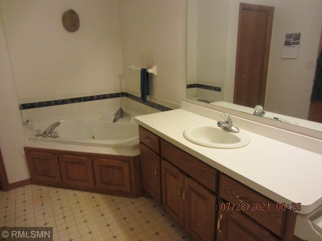 13870 85th Place N, Maple Grove, MN 55369