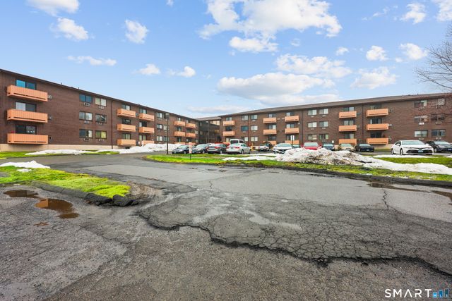 40 California Street B3, Stratford, CT 06614