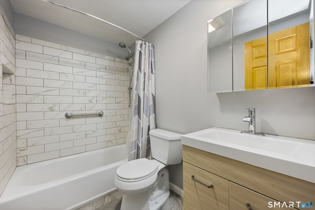 40 California Street B3, Stratford, CT 06614