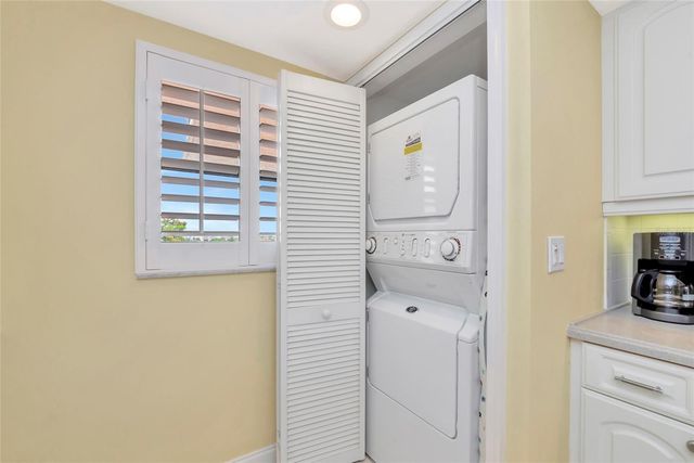 6480 MIDNIGHT PASS ROAD 503, Sarasota, FL 34242