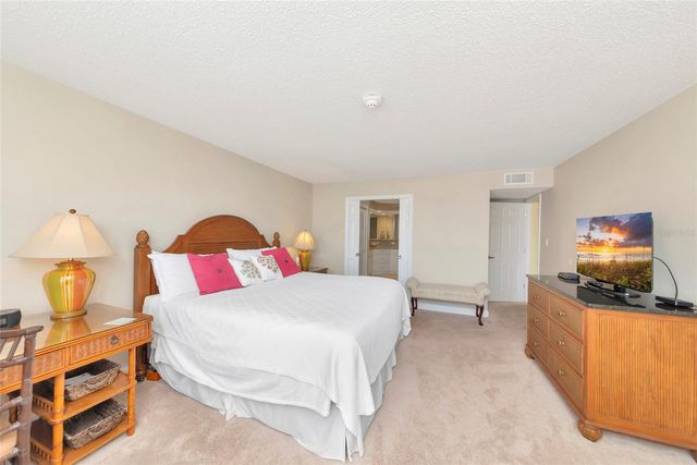 6480 MIDNIGHT PASS ROAD 503, Sarasota, FL 34242