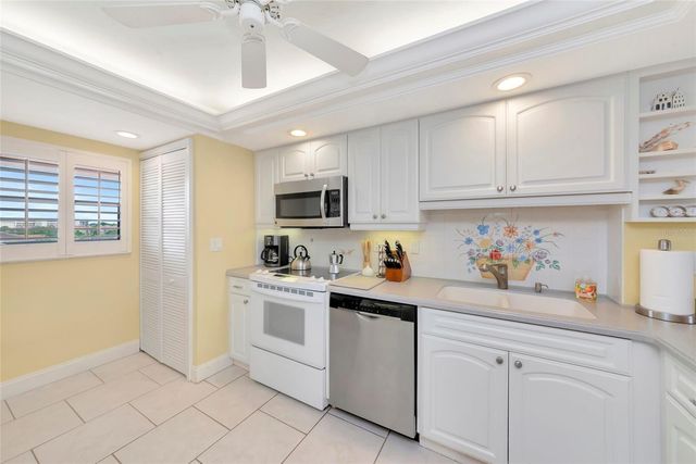 6480 MIDNIGHT PASS ROAD 503, Sarasota, FL 34242
