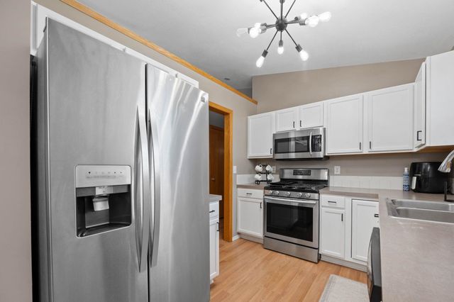 8117 W Aberdeen St, Wichita, KS 67212