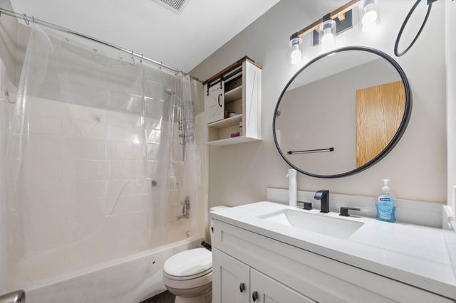 8117 W Aberdeen St, Wichita, KS 67212