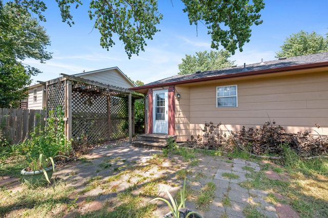 8117 W Aberdeen St, Wichita, KS 67212