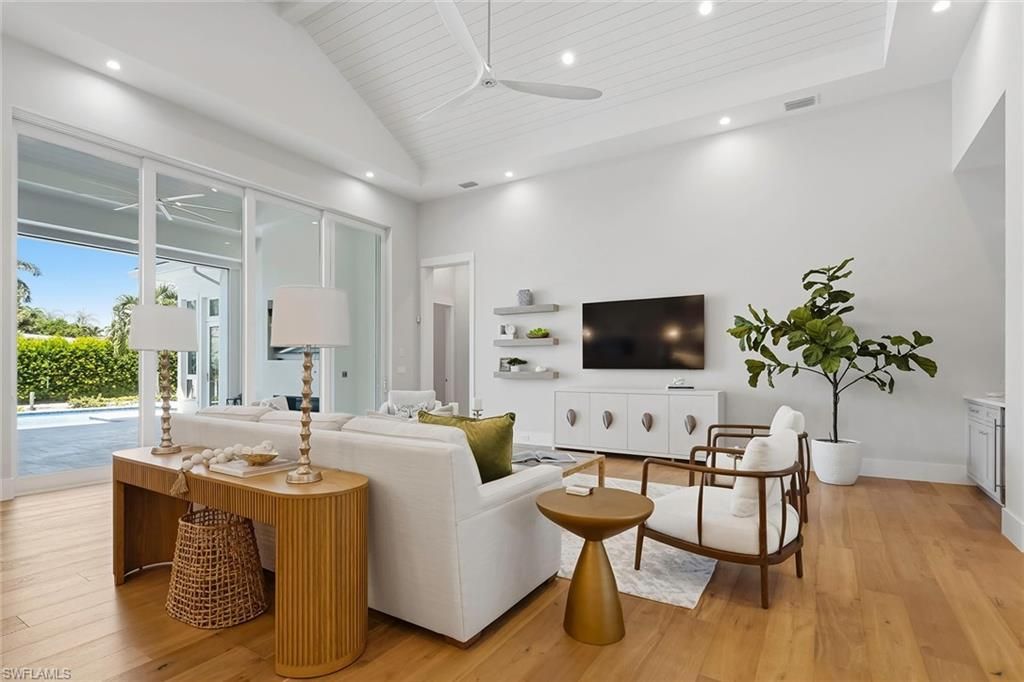2150 Tarpon RD, NAPLES, FL 34102 — photo 2