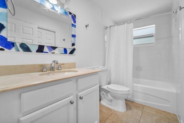 125 Gregory Place, West Palm Beach, FL 33405