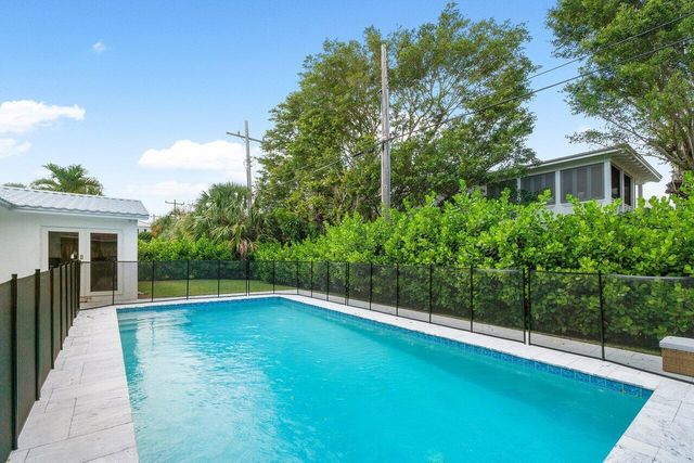 125 Gregory Place, West Palm Beach, FL 33405