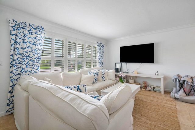 125 Gregory Place, West Palm Beach, FL 33405