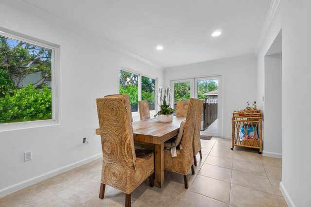 125 Gregory Place, West Palm Beach, FL 33405