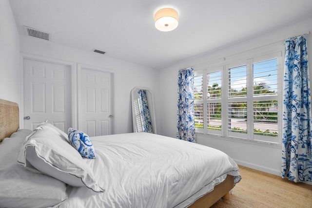 125 Gregory Place, West Palm Beach, FL 33405