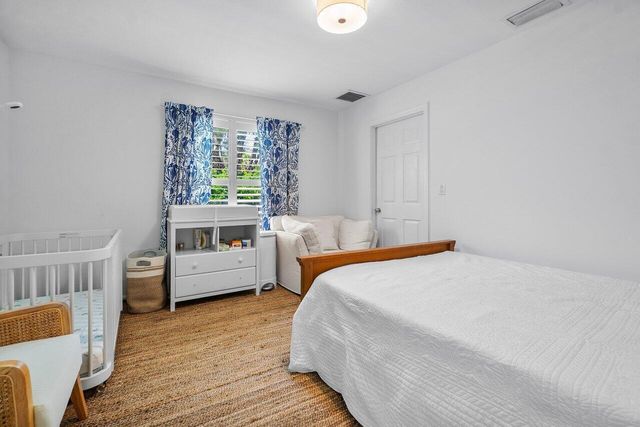 125 Gregory Place, West Palm Beach, FL 33405