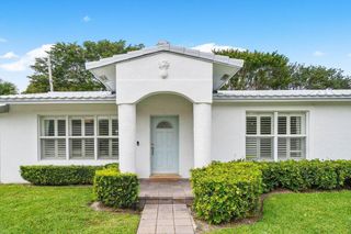 125 Gregory Place, West Palm Beach, FL 33405