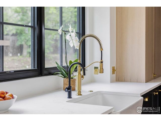 800 Kalmia Ave, Boulder, CO 80304