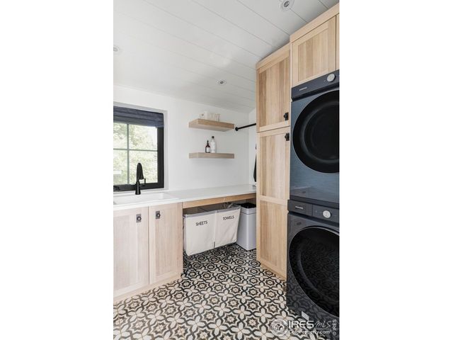 800 Kalmia Ave, Boulder, CO 80304