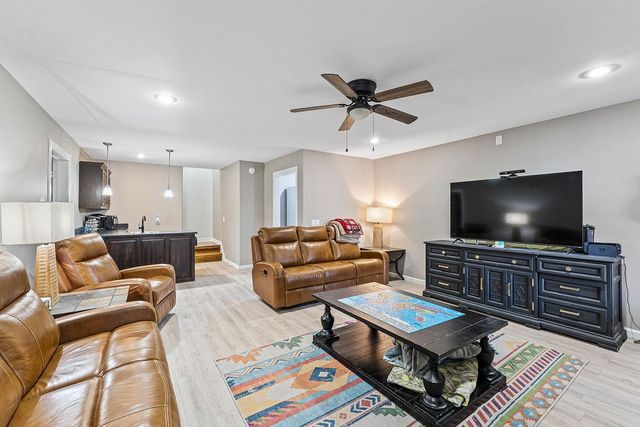 6 Burns Circle, Bella Vista, AR 72714