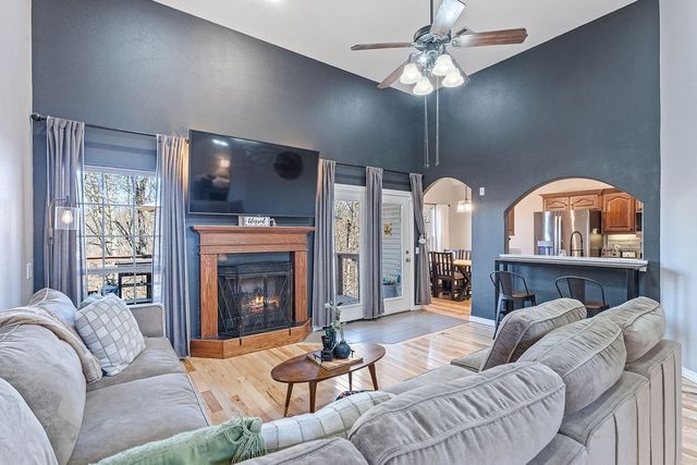 6 Burns Circle, Bella Vista, AR 72714