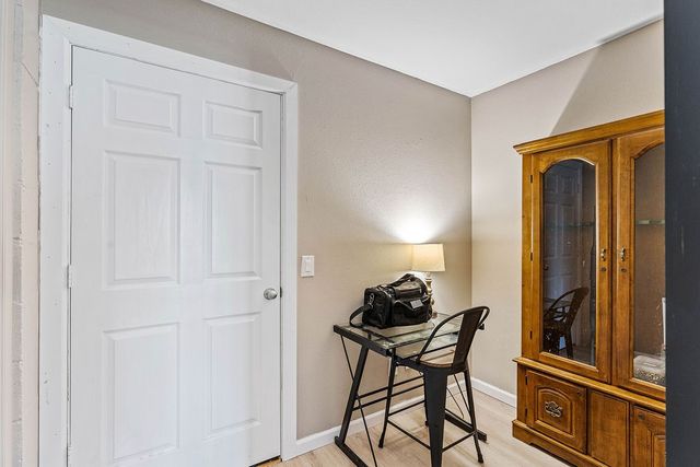 6 Burns Circle, Bella Vista, AR 72714