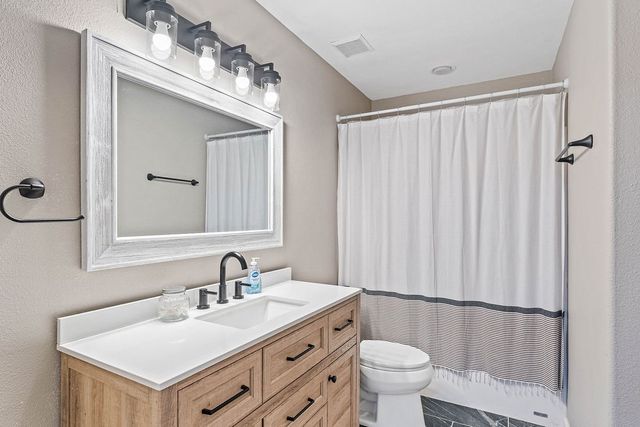 6 Burns Circle, Bella Vista, AR 72714