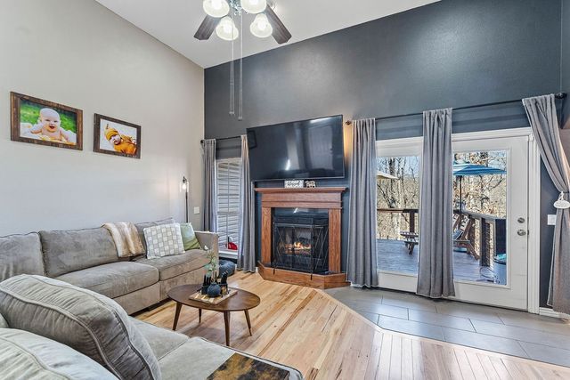 6 Burns Circle, Bella Vista, AR 72714