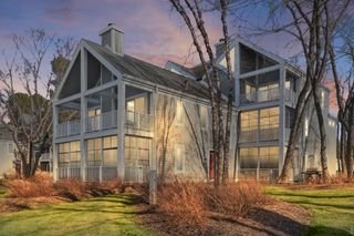 420 W Oselka Drive 212, New Buffalo, MI 49117