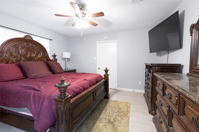 2022 Williamsburg Court N, League City, TX 77573