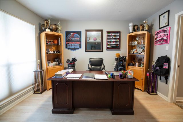 2022 Williamsburg Court N, League City, TX 77573