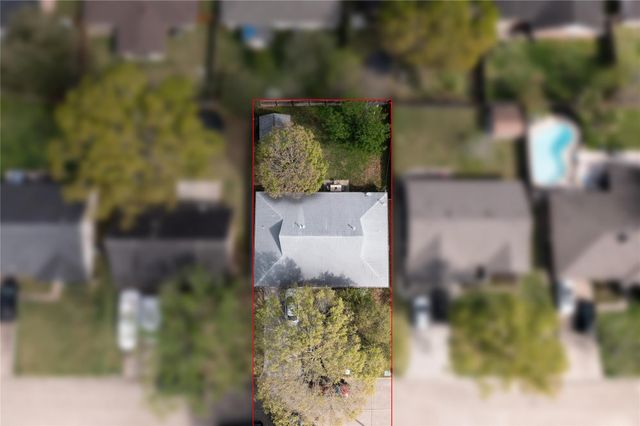 2022 Williamsburg Court N, League City, TX 77573