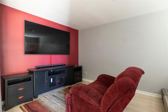 2022 Williamsburg Court N, League City, TX 77573