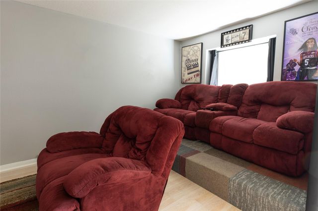 2022 Williamsburg Court N, League City, TX 77573