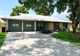 2022 Williamsburg Court N, League City, TX 77573