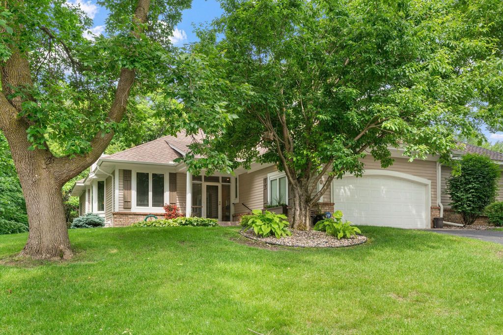 10 Echo Bay Drive, Excelsior, MN 55331